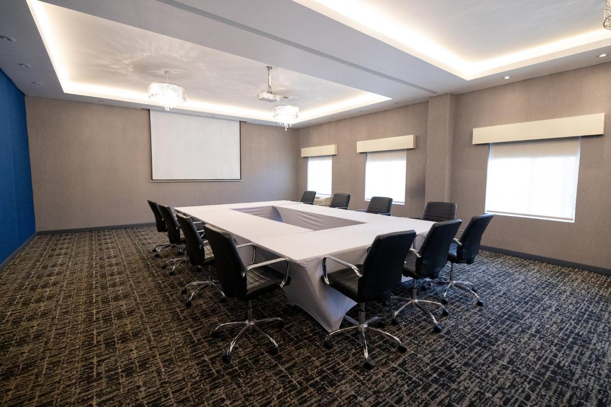 Voco Saltillo Suites By Ihg Ngoại thất bức ảnh