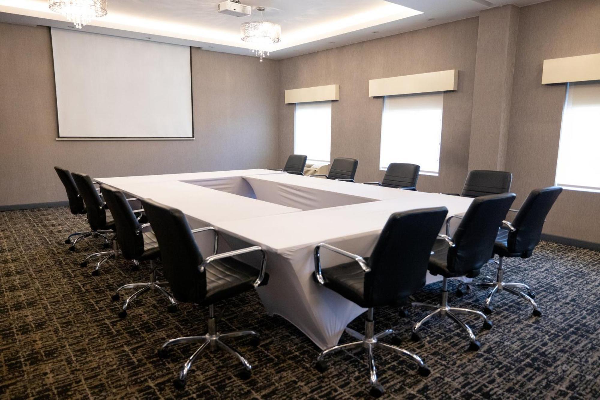 Voco Saltillo Suites By Ihg Ngoại thất bức ảnh