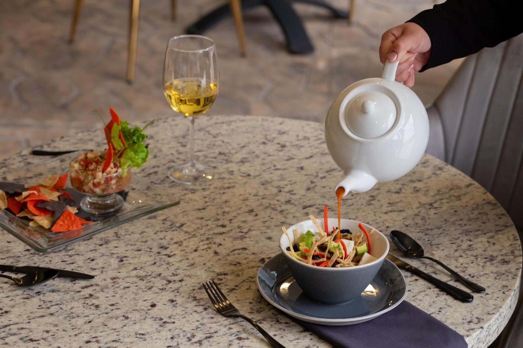 Voco Saltillo Suites By Ihg Ngoại thất bức ảnh