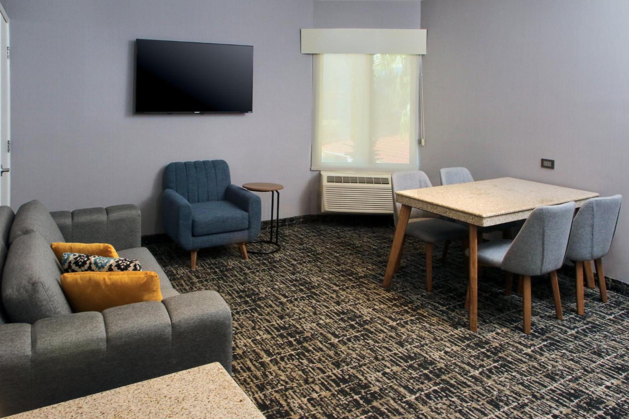 Voco Saltillo Suites By Ihg Ngoại thất bức ảnh